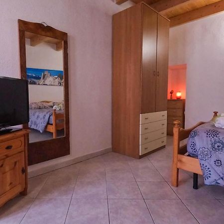 San Domenico House - Centro Storico Bed & Breakfast ลาควิลา ภายนอก รูปภาพ