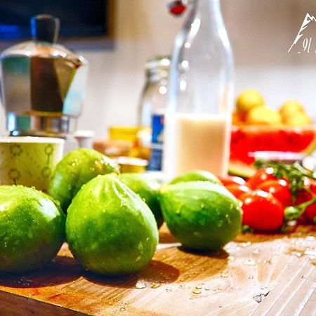 San Domenico House - Centro Storico Bed & Breakfast ลาควิลา ภายนอก รูปภาพ