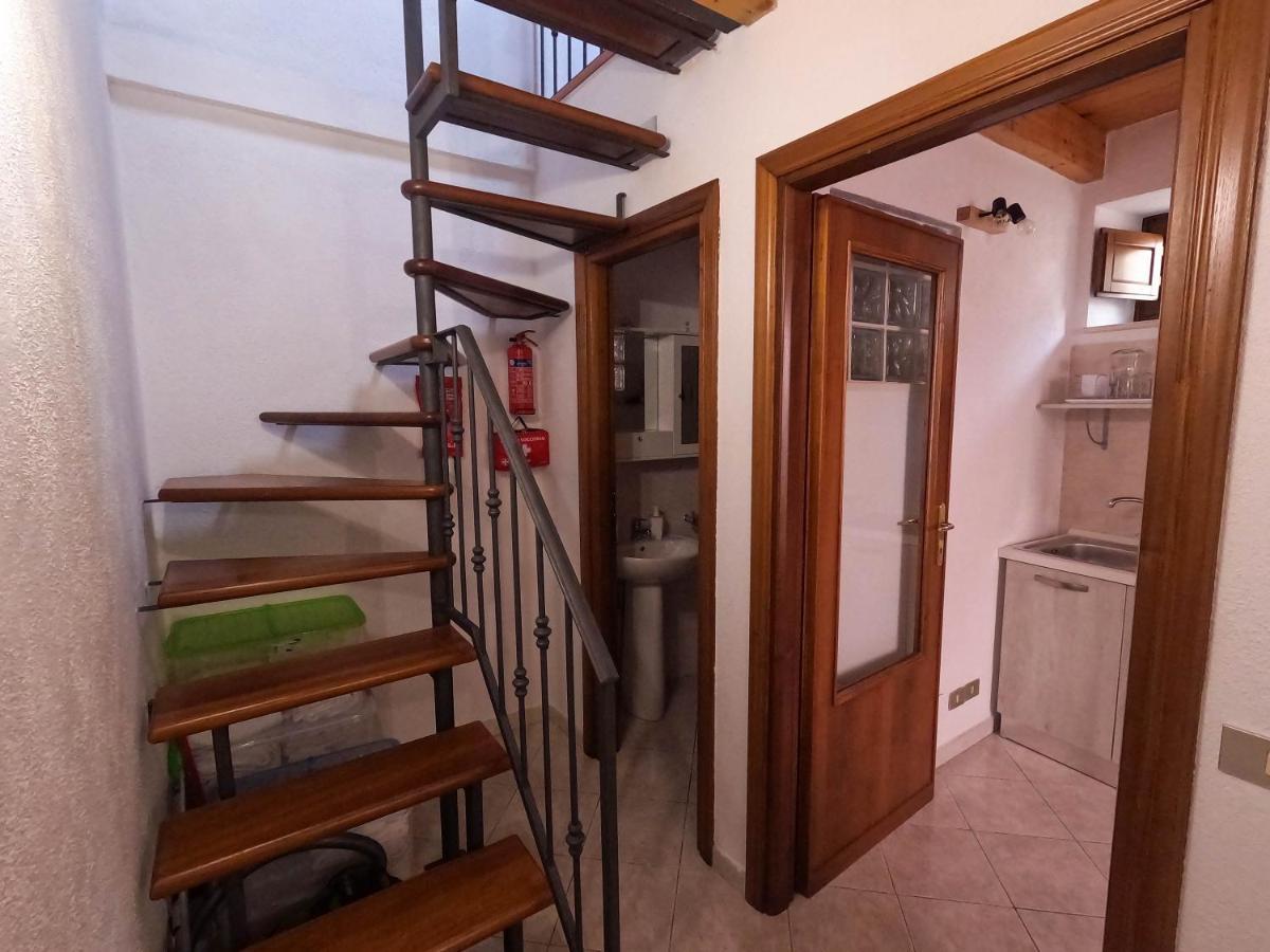 San Domenico House - Centro Storico Bed & Breakfast ลาควิลา ภายนอก รูปภาพ