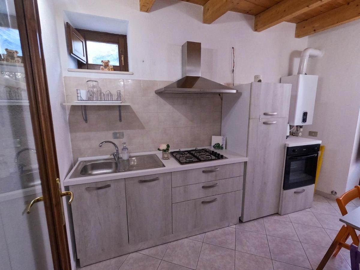 San Domenico House - Centro Storico Bed & Breakfast ลาควิลา ภายนอก รูปภาพ