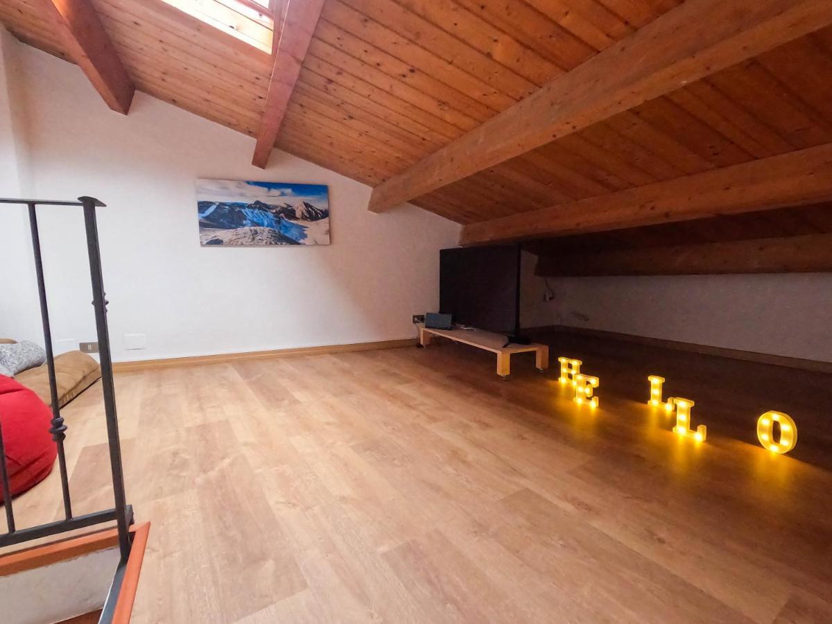 San Domenico House - Centro Storico Bed & Breakfast ลาควิลา ภายนอก รูปภาพ