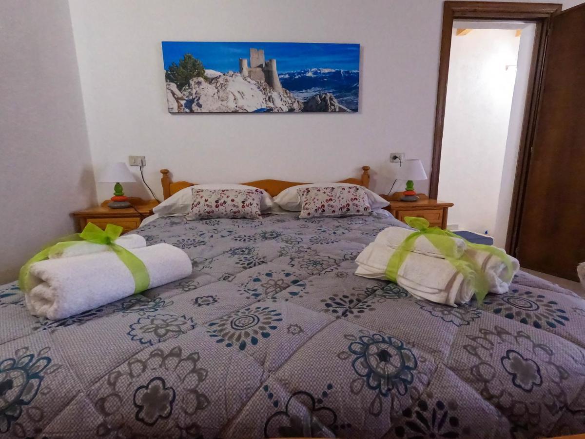 San Domenico House - Centro Storico Bed & Breakfast ลาควิลา ภายนอก รูปภาพ