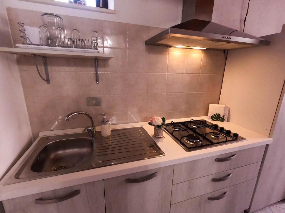 San Domenico House - Centro Storico Bed & Breakfast ลาควิลา ภายนอก รูปภาพ